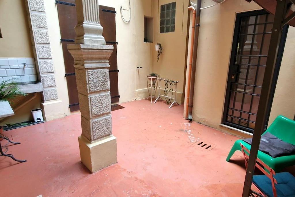 Central And Cozy Loft With Courtyard Bologna Eksteriør bilde